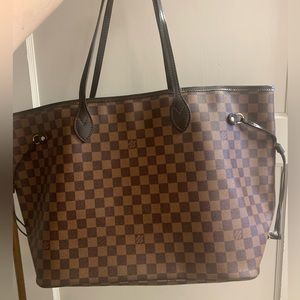 Beautiful Fashion Bag . Great quality .